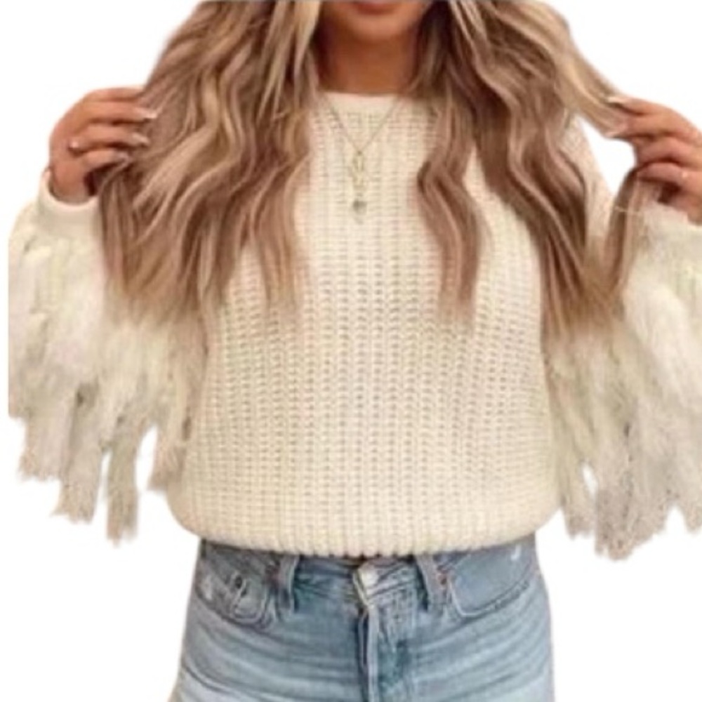 Blue B collection Fringe cream knit sweater size womens Medium. Sz M